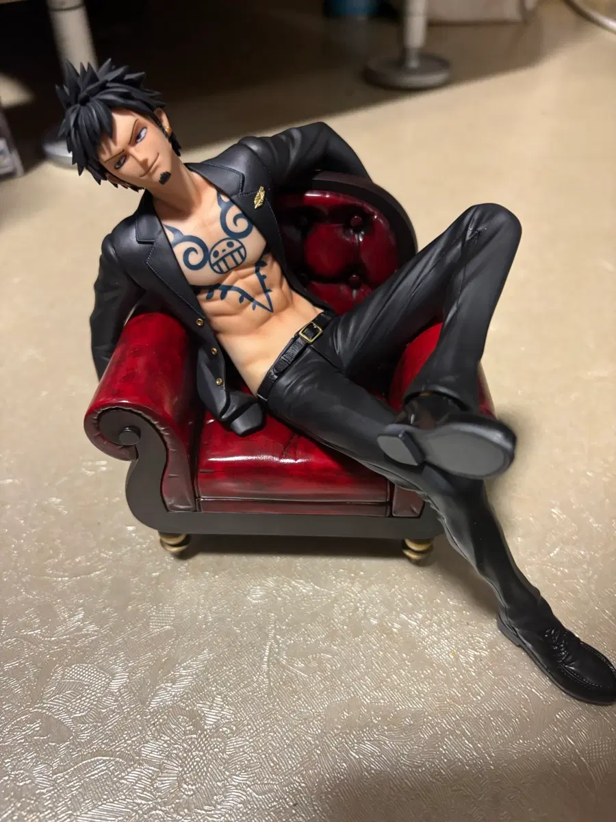 ワンピーストラファルガーローPOP SOCフィギュア未開封